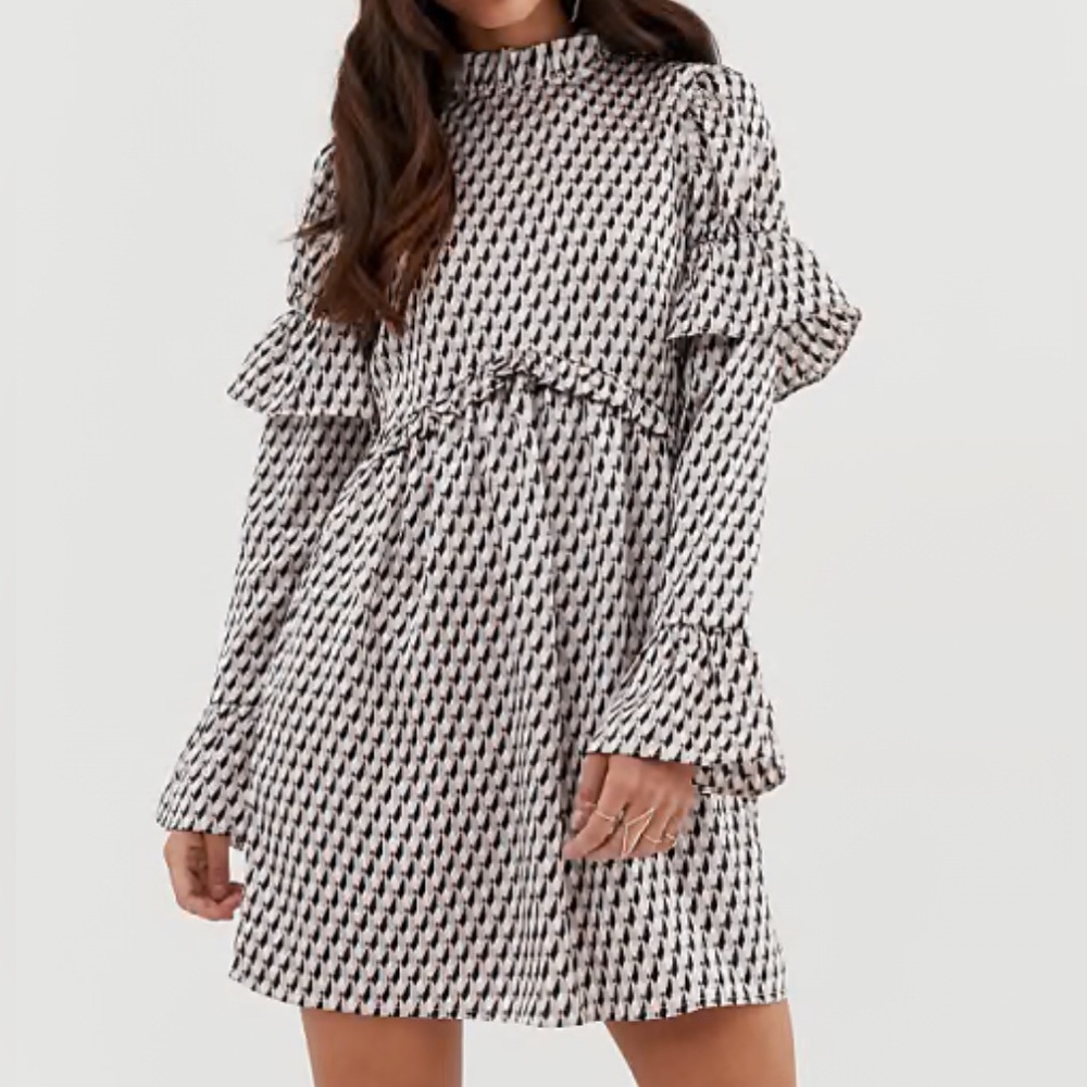 Misguided Long Sleeve Geo Print Frill Dress (size 6)